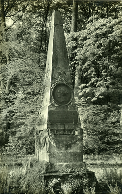 Abb. 53 Stargordt, Park, Obelisk, um 1930